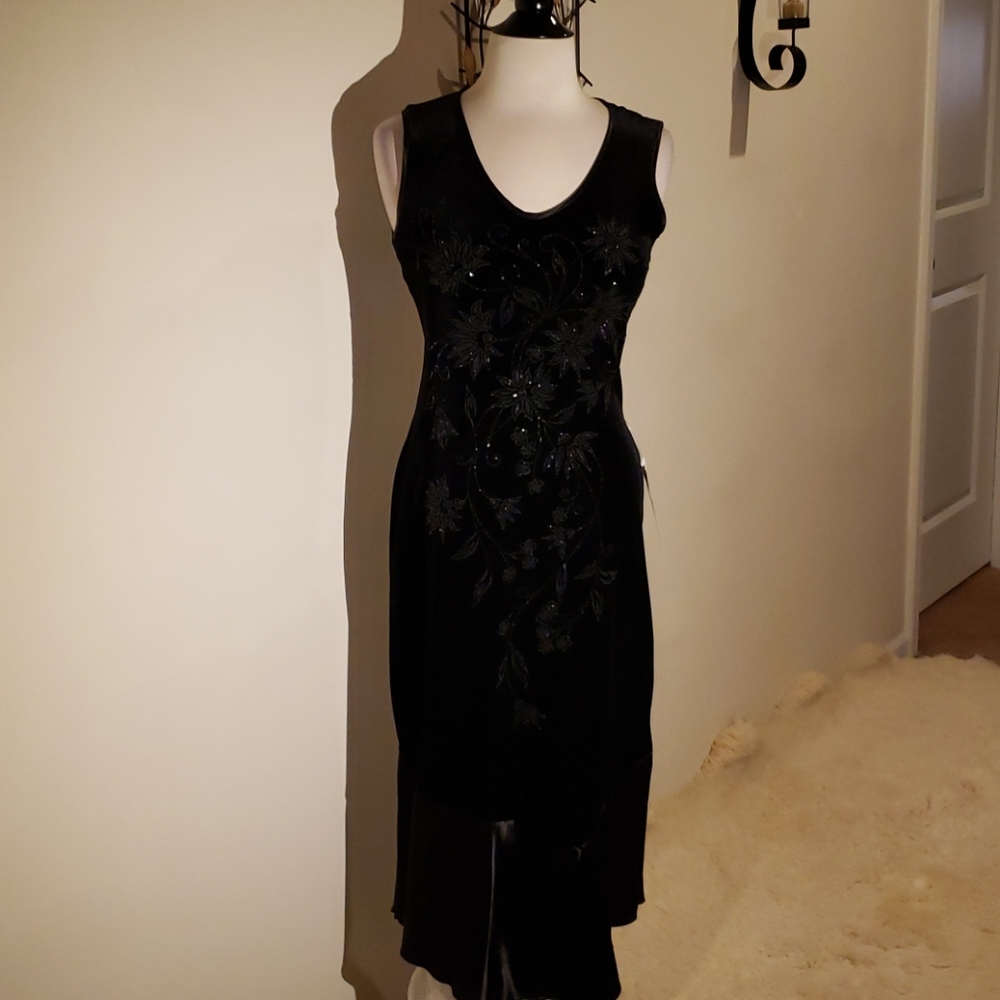 FASHION BUG DRESS - Picture 2 of 15